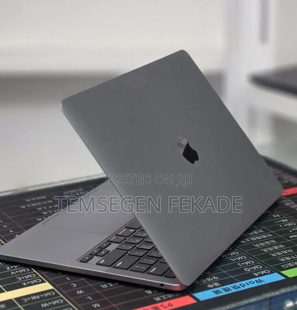 New Laptop Apple MacBook Pro 2020 M1 16GB Apple M1 Pro SSD 512GB