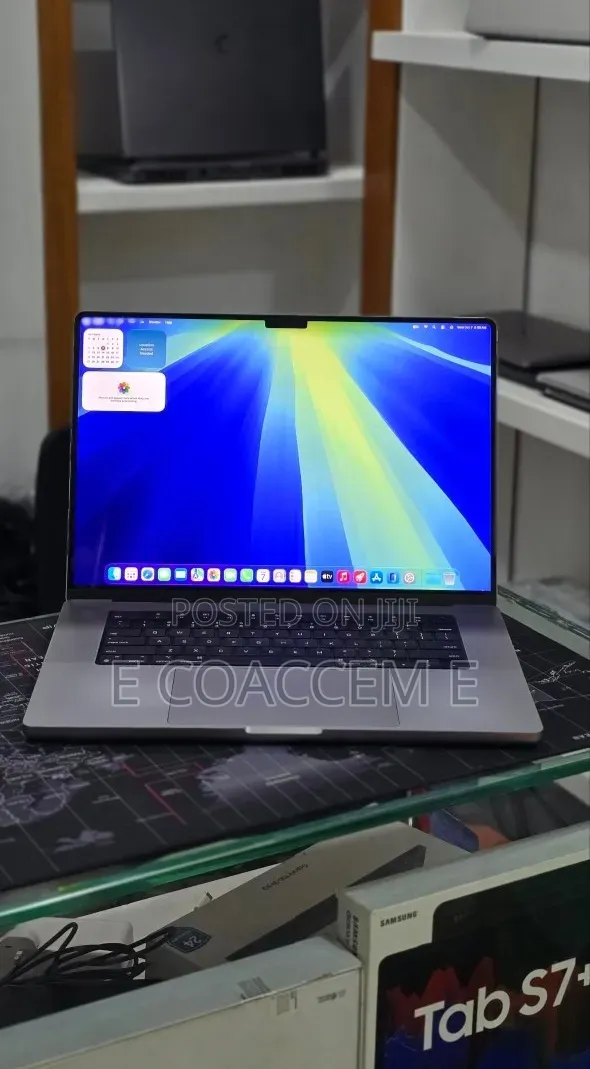 New Laptop Apple MacBook Pro 2021 M1 Max 64GB Apple M1 SSD 1T