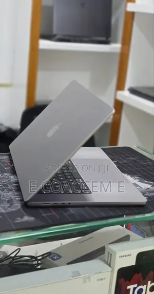 New Laptop Apple MacBook Pro 2021 M1 Max 64GB Apple M1 SSD 1T