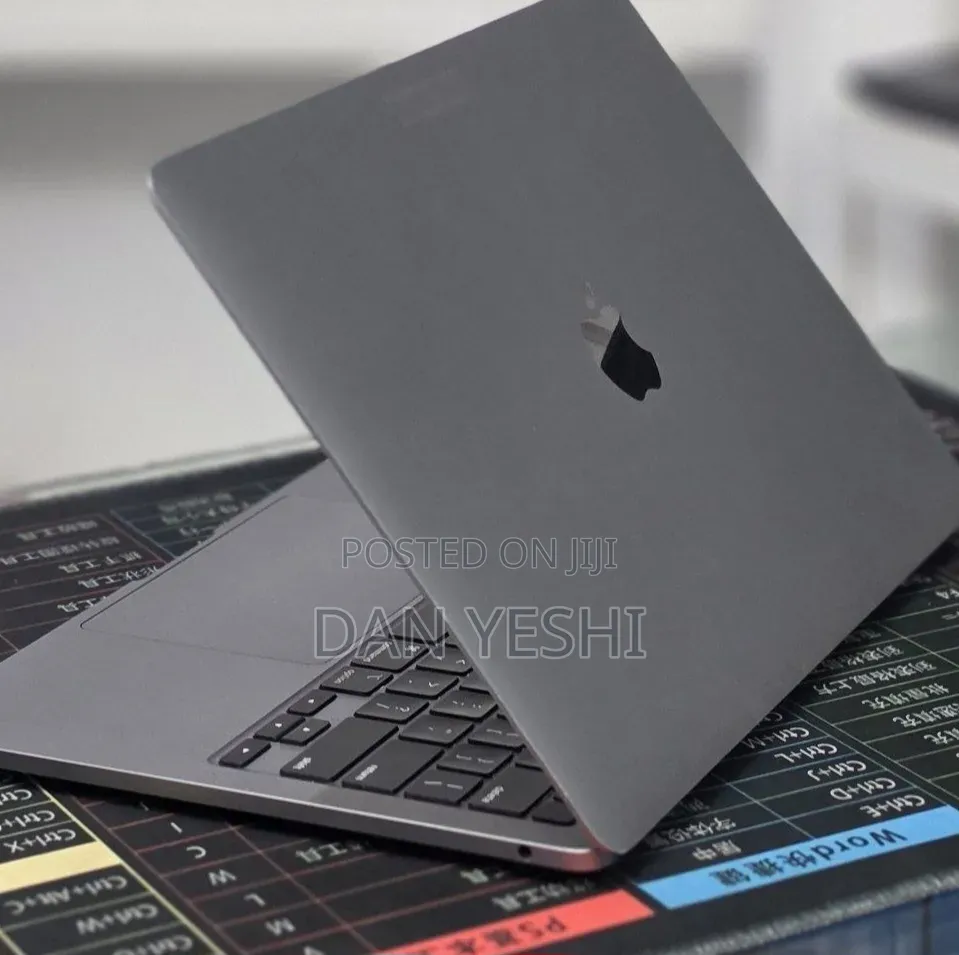 New Laptop Apple MacBook Pro 16GB Apple M1 SSD 512GB