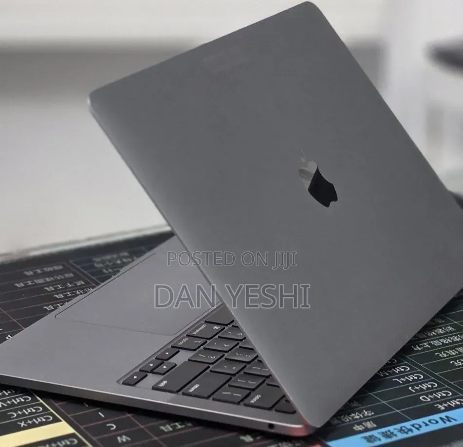 New Laptop Apple MacBook Pro 16GB Apple M1 SSD 512GB