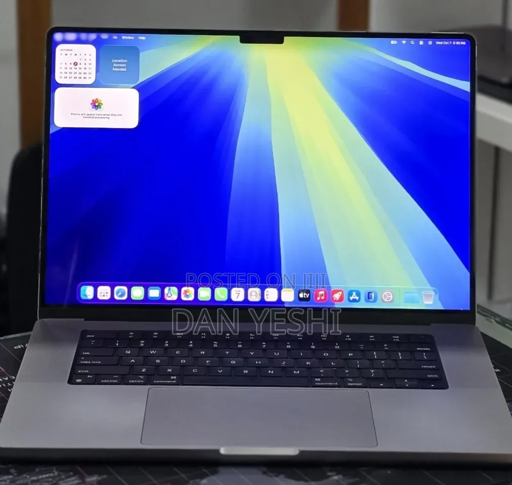 New Laptop Apple MacBook Pro 64GB Apple M1 Max SSD 1T