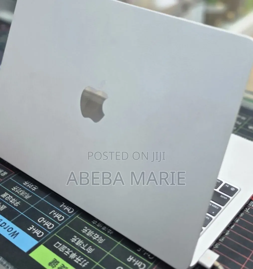 New Laptop Apple MacBook Air 2025 M4 16GB Apple M4 SSD 256GB