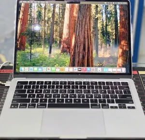 New Laptop Apple MacBook Air 2025 M4 16GB Apple M4 SSD 256GB