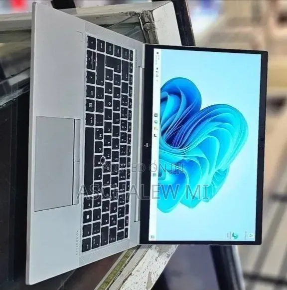 New Laptop HP EliteBook 840 G8 16GB Intel Core i5 SSD 512GB
