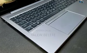 New Laptop HP ZBook Firefly G8 16GB Intel Core i5 SSD 512GB