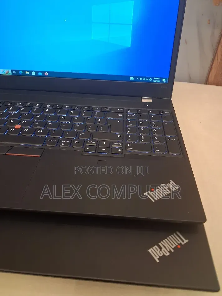 New Laptop Lenovo ThinkPad P15s 16GB Intel Core i7 SSD 512GB