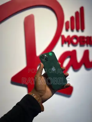 New Apple iPhone 13 128 GB Green