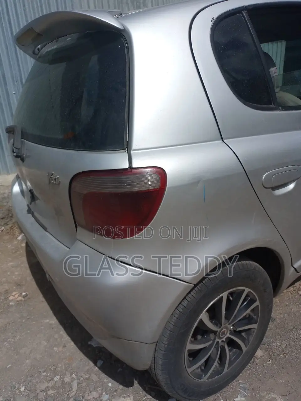 Toyota Vitz 2001 Silver