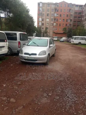 Toyota Vitz 2001 Silver