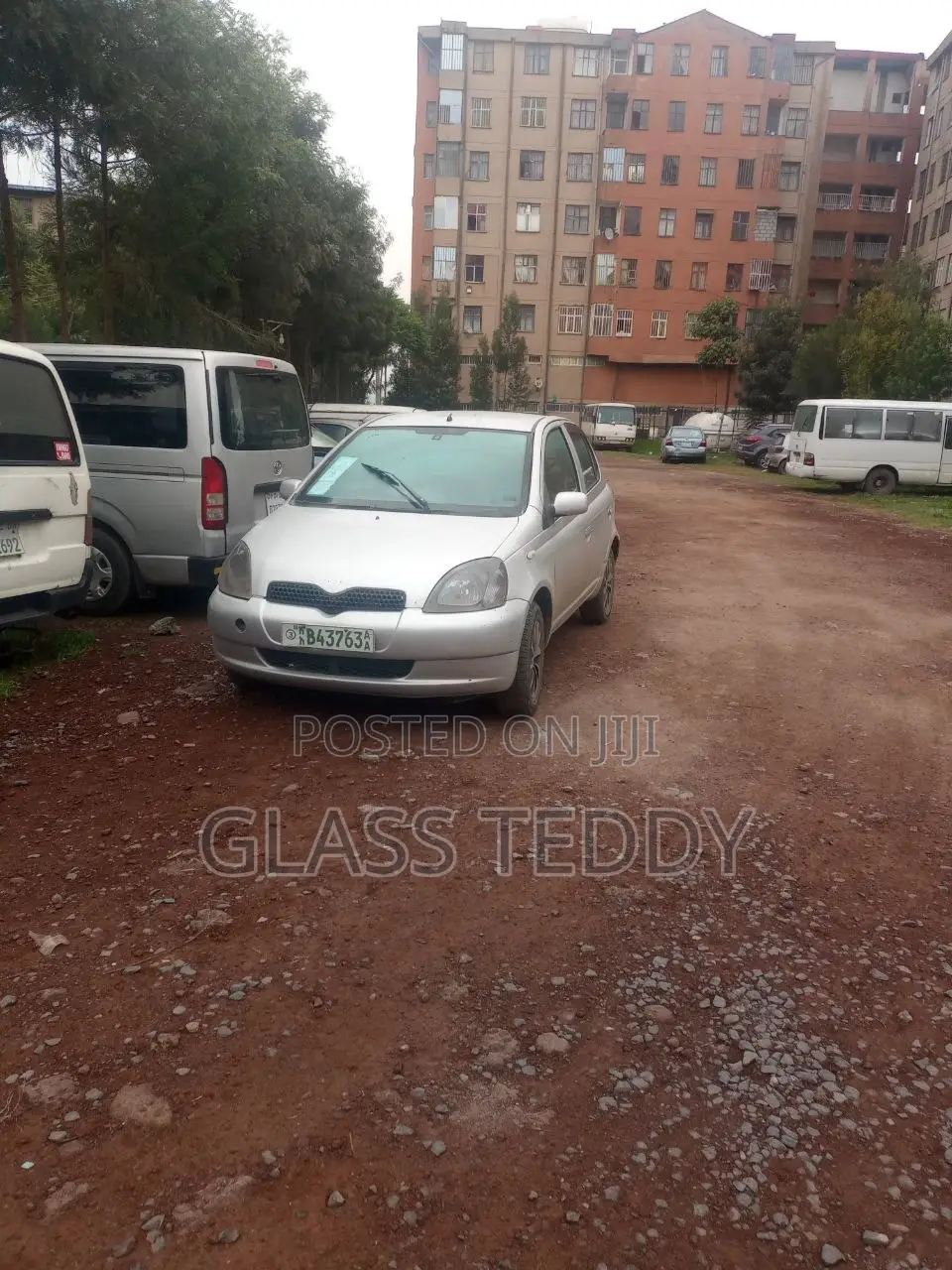 Toyota Vitz 2001 Silver