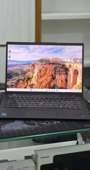 New Laptop Lenovo ThinkPad X1 Carbon 16GB Intel Core i7 SSD 512GB