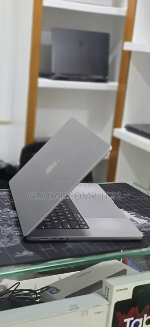 New Laptop Apple MacBook Pro 2021 M1 Max 64GB Apple M1 Max SSD 1T