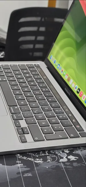 New Laptop Apple MacBook Pro 2021 M1 8GB Apple M1 Pro SSD 256GB