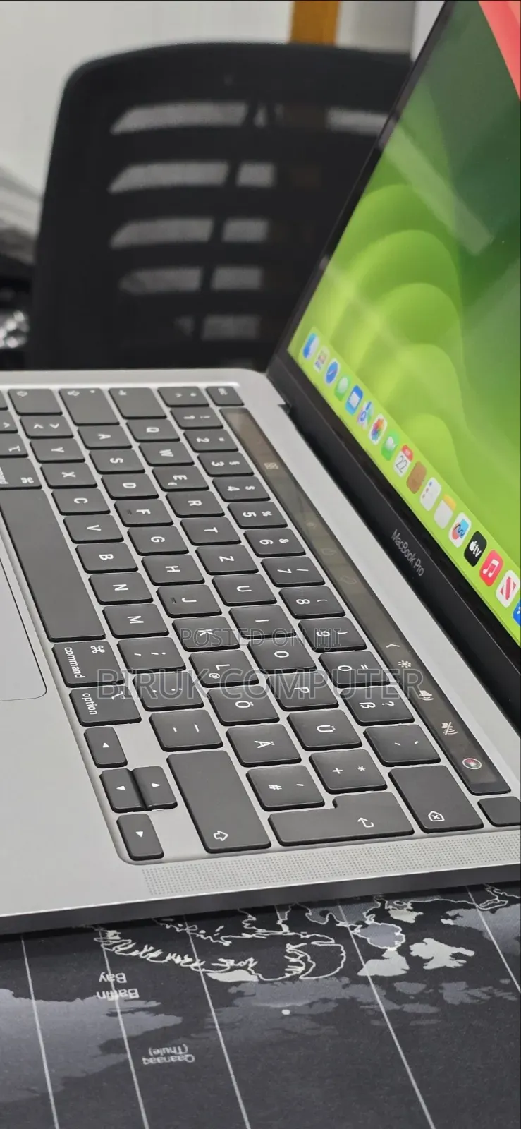 New Laptop Apple MacBook Pro 2021 M1 8GB Apple M1 Pro SSD 256GB