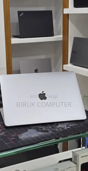 New Laptop Apple MacBook Pro 2021 M1 8GB Apple M1 Pro SSD 256GB
