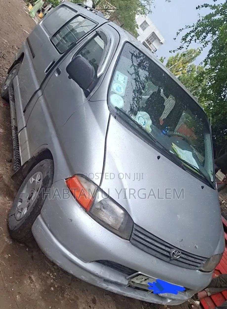 Toyota HiAce 2000 Silver