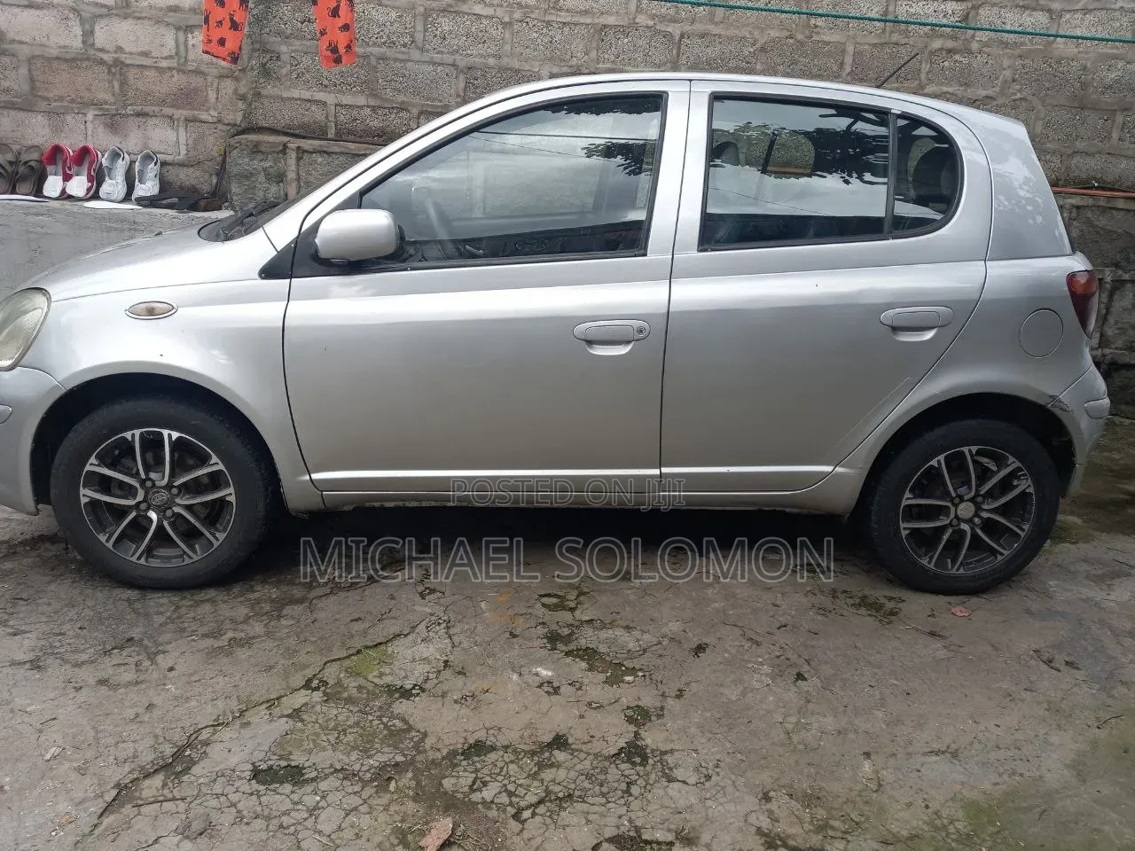 Toyota Vitz 2004 Silver