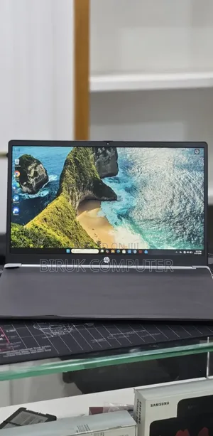 New Laptop HP Stream Notebook 8GB AMD Ryzen 5 SSD 512GB