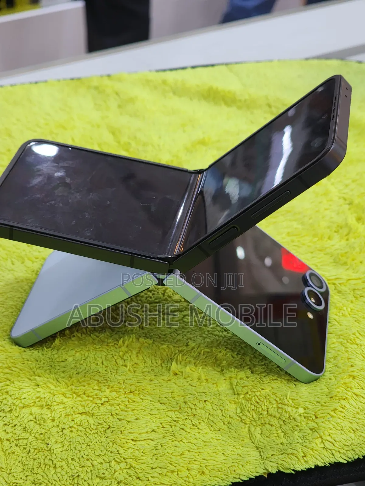 New Samsung Galaxy Z Flip6 256 GB Blue