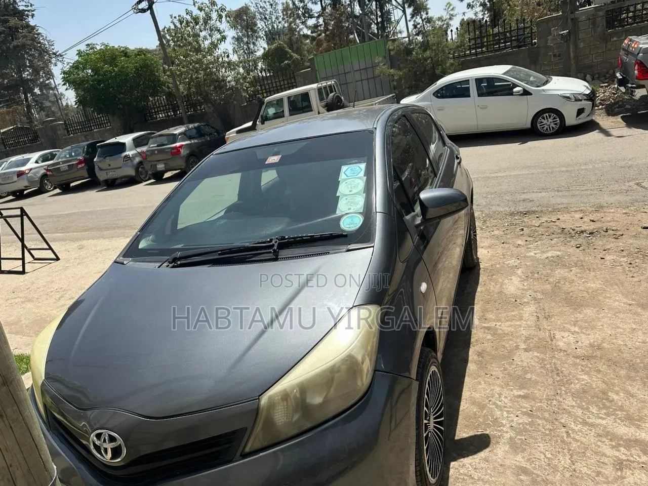 Toyota Yaris 2011 Gray