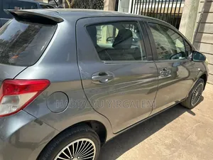 Toyota Yaris 2011 Gray