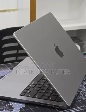 New Laptop Apple MacBook Pro 2023 M3 Pro 8GB Apple M3 Pro SSD 512GB
