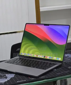 New Laptop Apple MacBook Pro 2023 M3 Pro 8GB Apple M3 Pro SSD 512GB