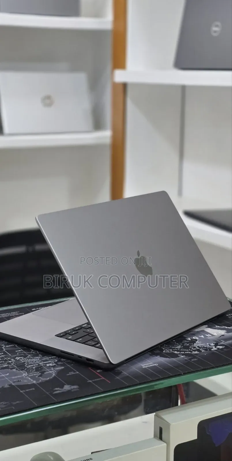 New Laptop Apple MacBook Pro 2022 M2 16GB Apple M2 SSD 1T