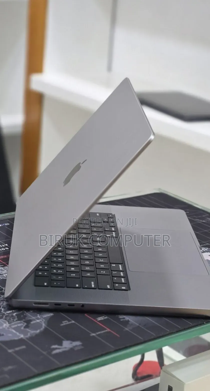 New Laptop Apple MacBook Air 2022 M2 16GB Apple M2 SSD 256GB