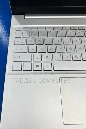 New Laptop HP 15-da2933nia 16GB Intel Core i7 SSD 1T