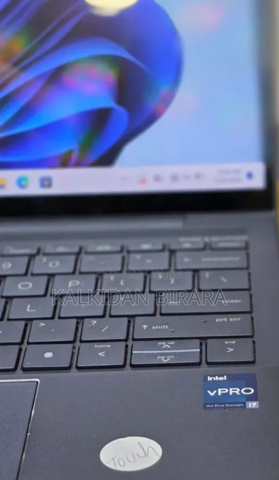 New Laptop HP Dragonfly G1 16GB Intel Core i7 SSD 512GB