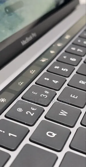 New Laptop Apple MacBook Pro 2021 M1 8GB Apple M1 Pro SSD 512GB