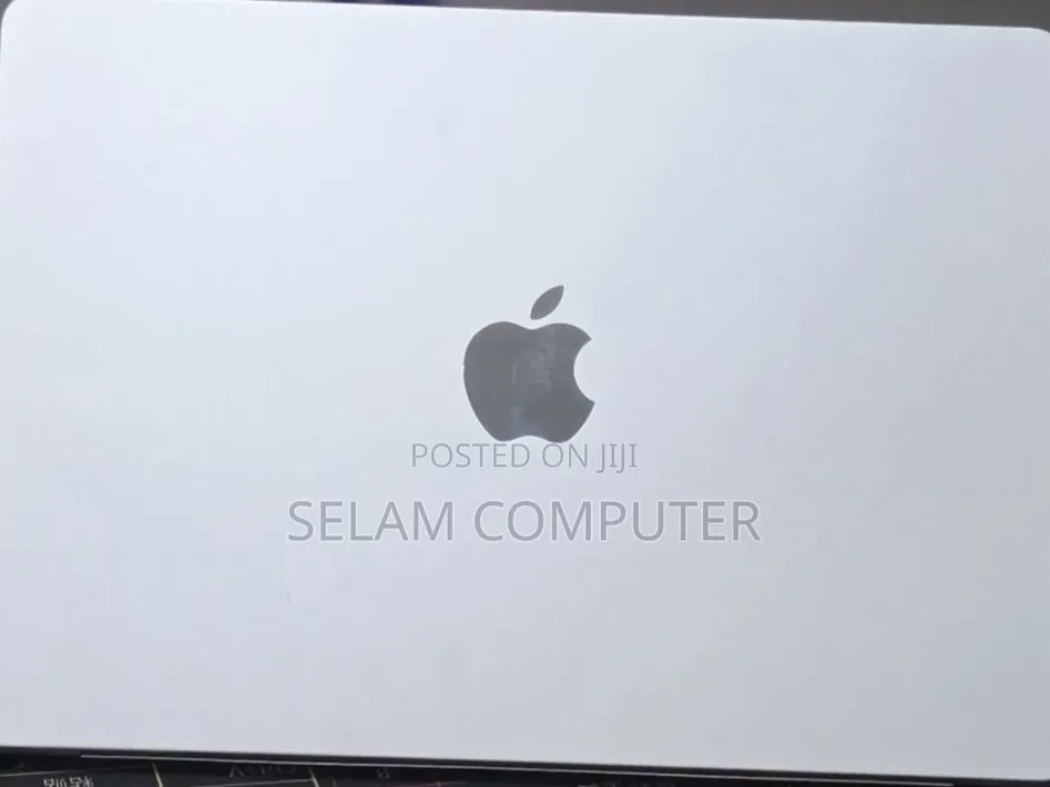 New Laptop Apple MacBook Air 2025 M4 16GB Apple M4 SSD 256GB