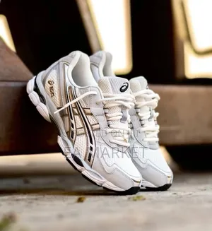 ASICS GEL-Kayano 14