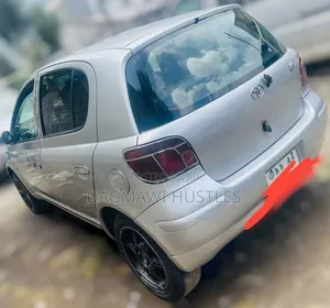 Toyota Vitz 2002 Silver