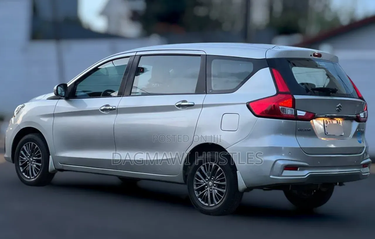Suzuki Ertiga 2021 Silver