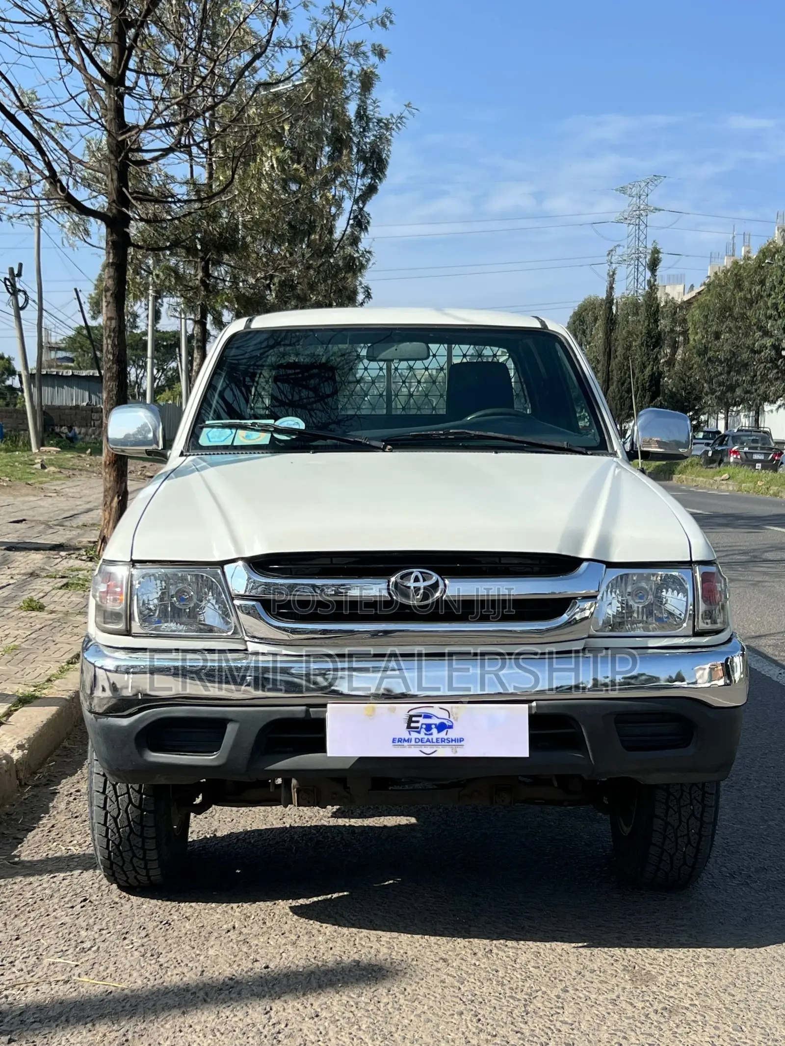 Toyota Hilux 2004 White