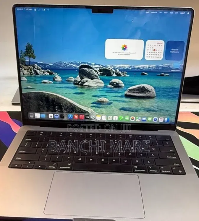 New Laptop Apple MacBook Pro 2024 M3 8GB Apple M3 SSD 512GB