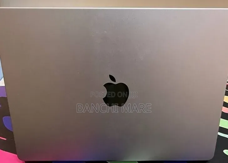 New Laptop Apple MacBook Pro 2024 M3 8GB Apple M3 SSD 512GB