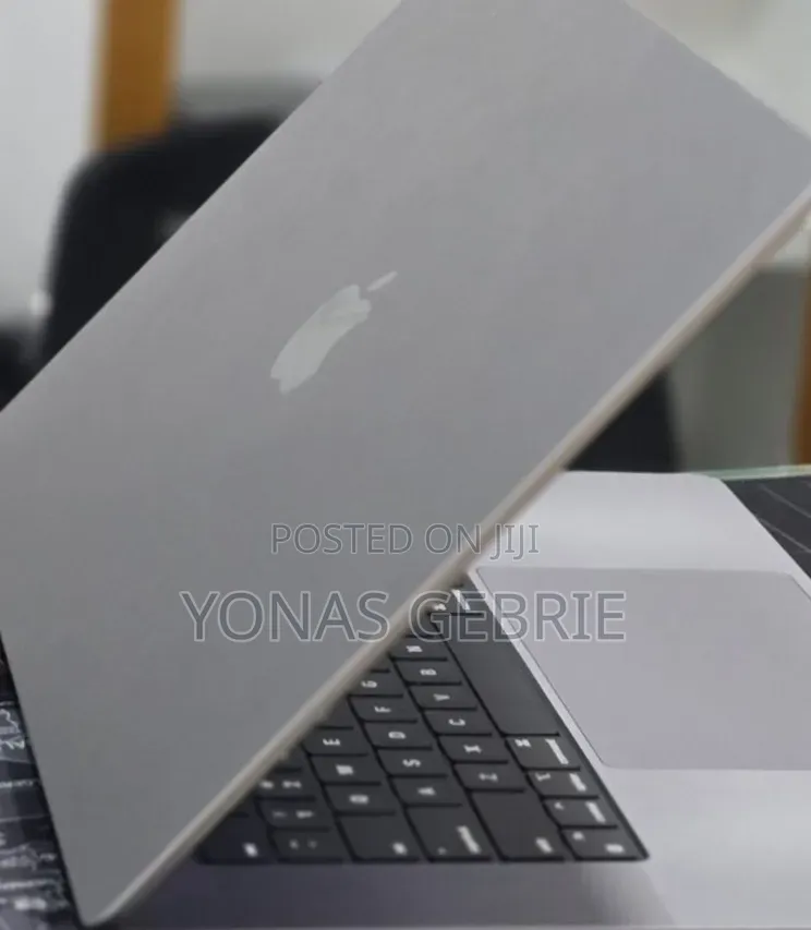 New Laptop Apple MacBook 64GB Apple M1 Max SSD 1T