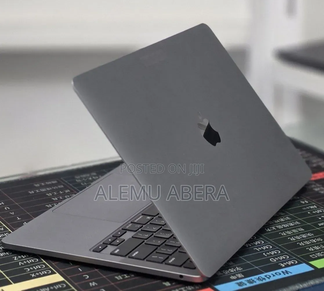 New Laptop Apple MacBook Pro 2020 M1 16GB Apple M1 SSD 512GB