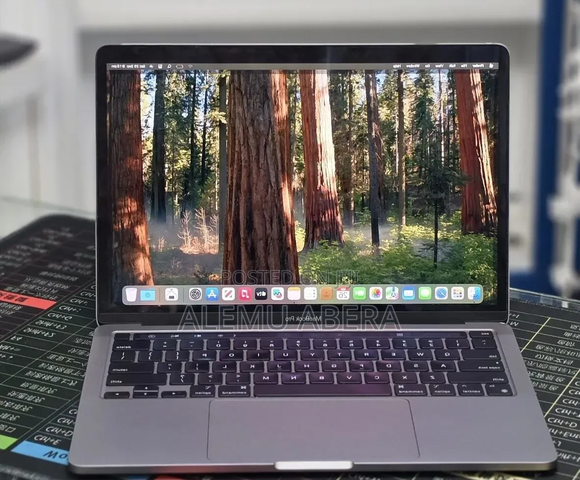 New Laptop Apple MacBook Pro 2020 M1 16GB Apple M1 SSD 512GB