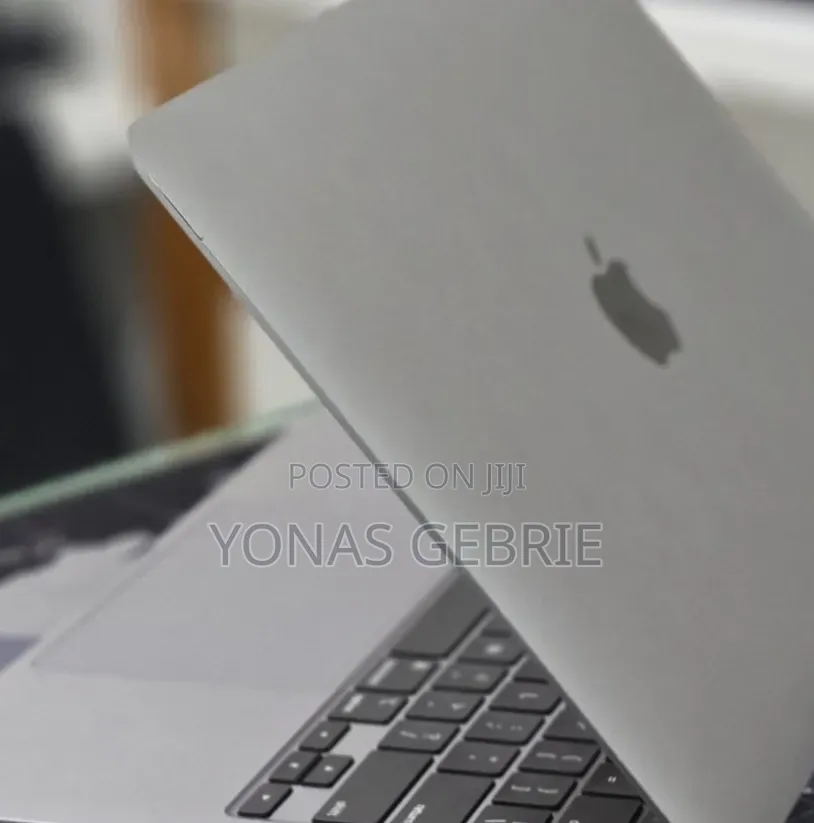 New Laptop Apple MacBook 8GB Apple M1 SSD 512GB