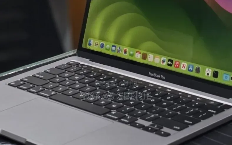 New Laptop Apple MacBook 8GB Apple M1 SSD 512GB