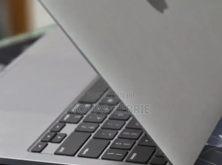 New Laptop Apple MacBook 8GB Apple M1 SSD 512GB