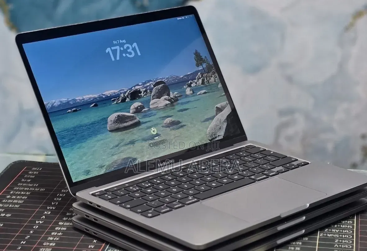 New Laptop Apple MacBook Pro 2020 M1 8GB Apple M1 SSD 512GB
