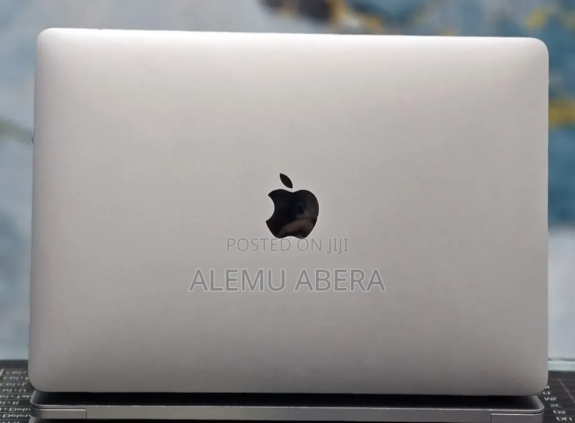 New Laptop Apple MacBook Pro 2020 M1 8GB Apple M1 SSD 512GB