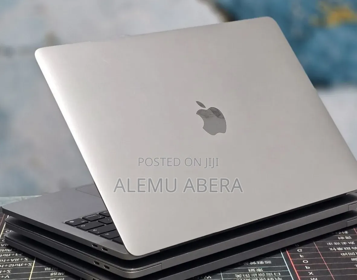 New Laptop Apple MacBook Pro 2020 M1 8GB Apple M1 SSD 512GB
