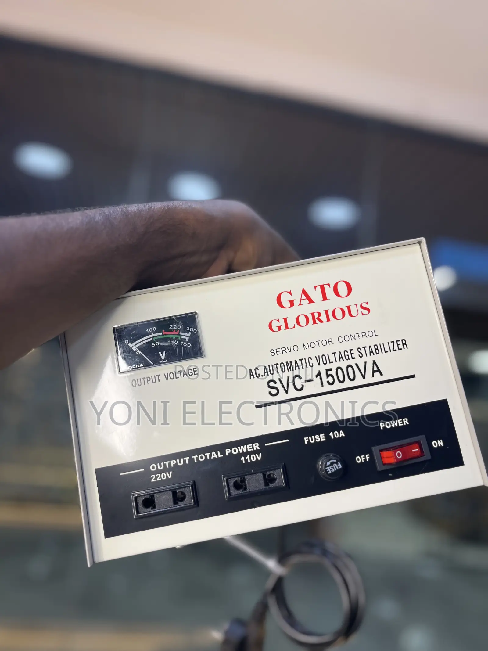 Gato Glorious SVC-1500va AC Automatic Voltage Stabilizer